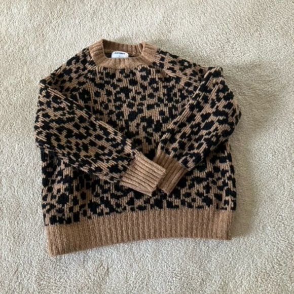 Old Navy Sweater - Picture 1 of 3